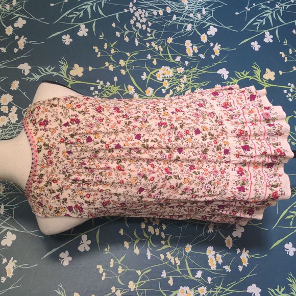 Boho Patrons of Peace Floral Top - Picture 4 of 6